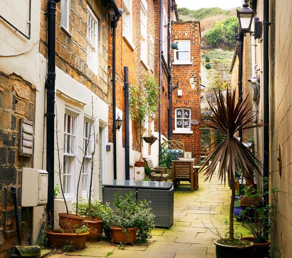 Glasswing Stays The Nest Whitby Exterior foto
